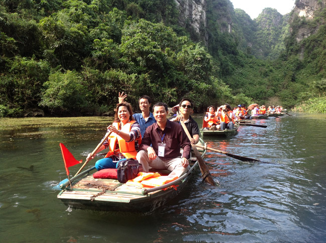 tour Ha Noi Chua Huong 1 ngay